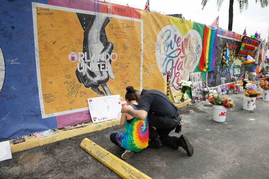 Orlando llora un año después de la matanza