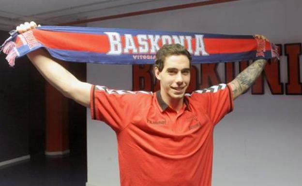 Prigioni confirma que Vildoza jugará en el Baskonia el próximo curso