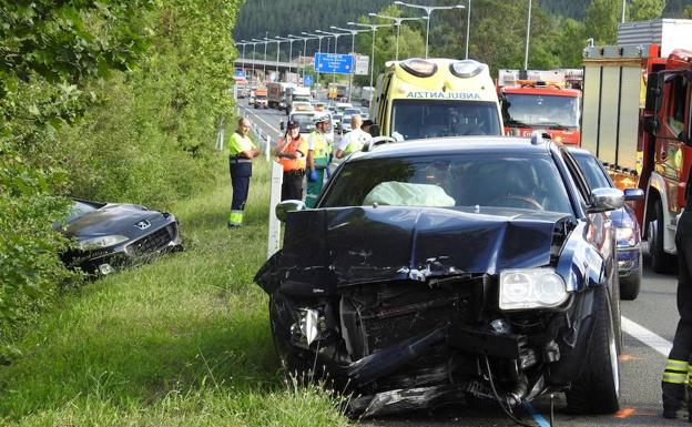Seis heridos tras un accidente en la AP-68 a la altura de Arakaldo