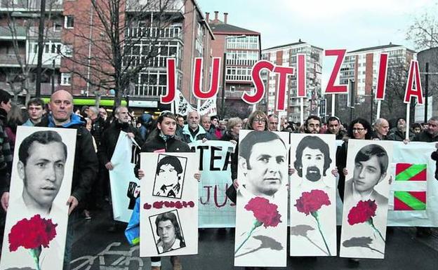 Las instituciones alavesas irán al Constitucional para buscar «justicia» para el Tres de Marzo