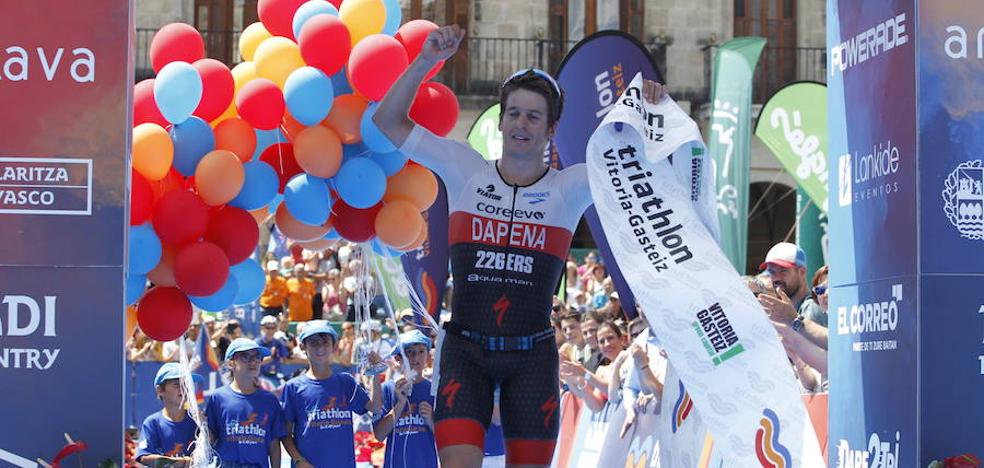 Así ha sido la emocionante llegada a meta de Pablo Dapena