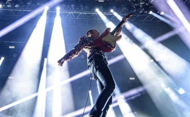 Two Door Cinema Club: bailando bajo la lluvia