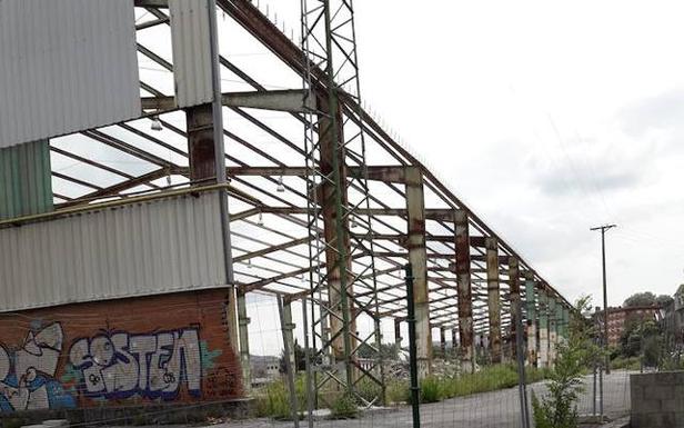 El Ayuntamiento de Zaratamo inicia la regeneración de Outokumpu