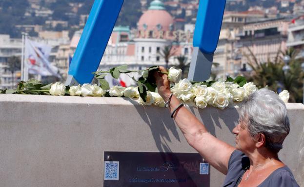 Macron cura las heridas de Niza