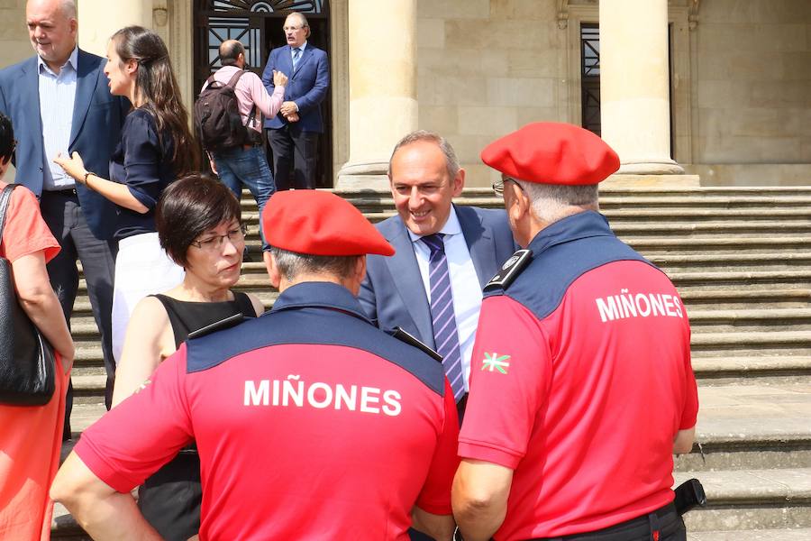 Del caqui al rojo miñón