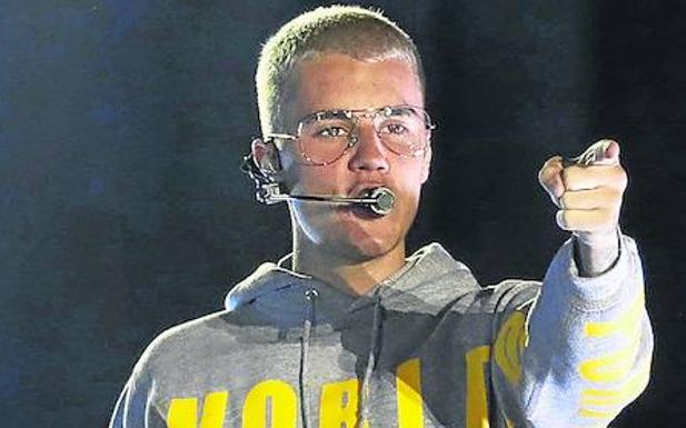 Justin Bieber atropella 'despacito' a un 'paparazzi'