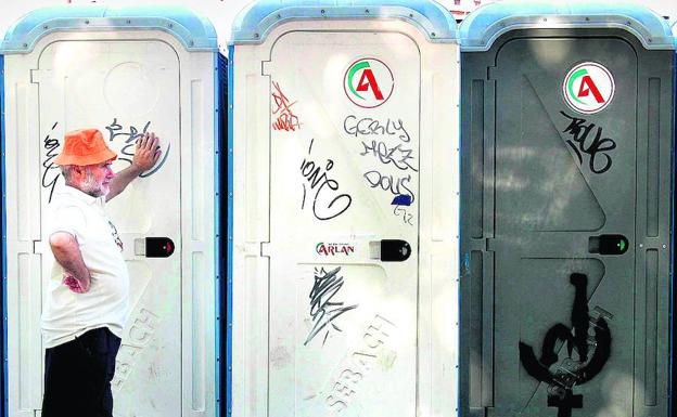 Wifi a cambio de limpiar el váter