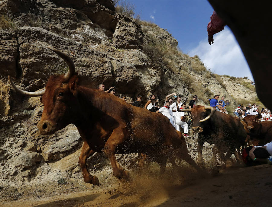 Un encierro entre montañas