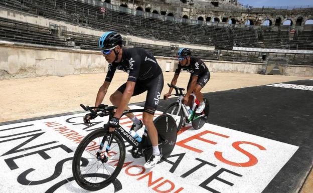 Froome salta primero a la arena