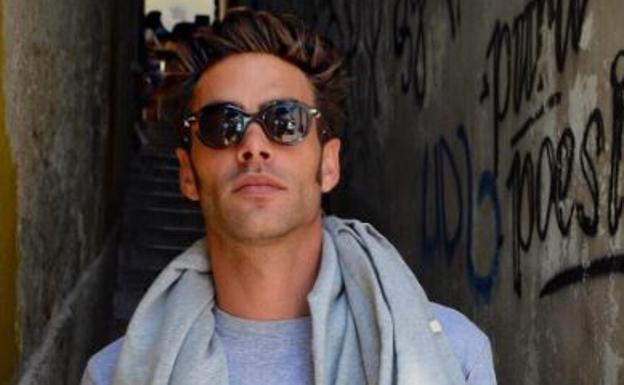 El desnudo más artístico de Jon Kortajarena