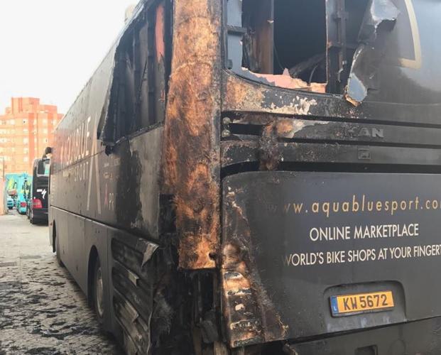 El pirómano que ha quemado el autobús de un equipo de la Vuelta tiene 62 detenciones anteriores