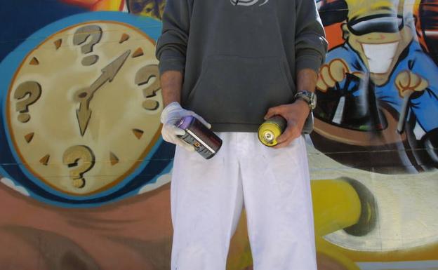 Trapagraf-ek Trapagako kaleak kolorez beteko ditu