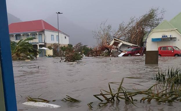 El huracán 'Irma' deja al menos seis muertos a su paso por el Caribe