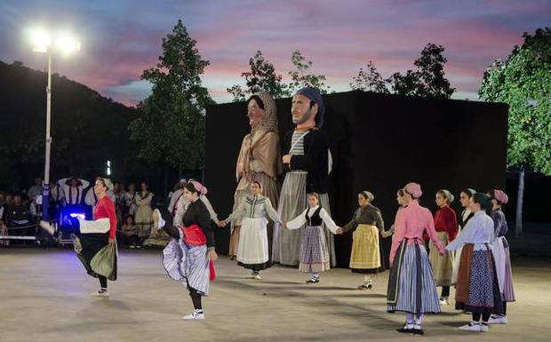 Euskal Herriko Dantza Agerketa acercará cinco grupos a Basauri en su 45 edición