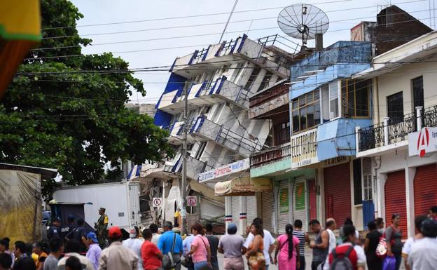 El mayor terremoto de la historia en México deja al menos 65 muertos