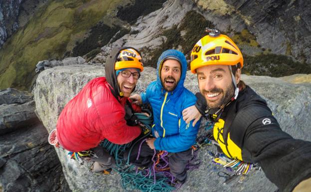 Los Pou dedican una nueva ruta de escalada a Zerain