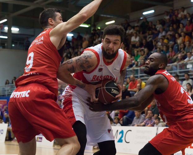 El Baskonia se desinfla tras el descanso y cae ante Fuenlabrada