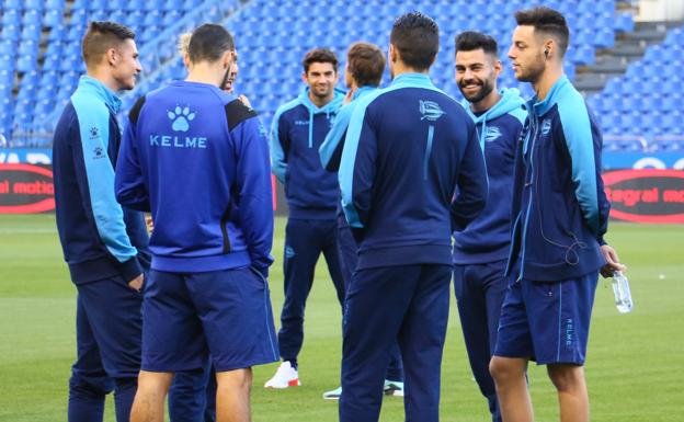 Duarte y Maripán debutan como titulares en el Alavés