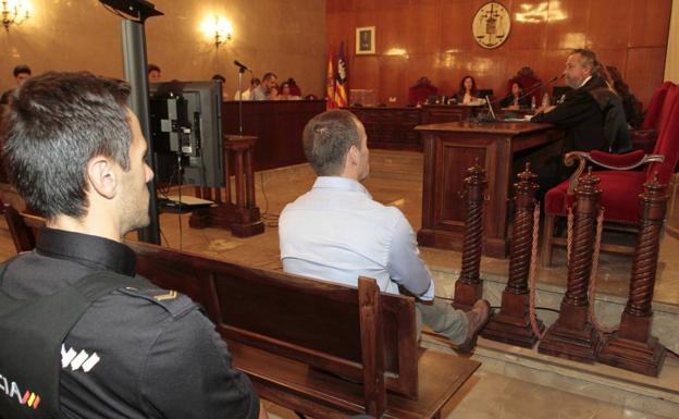 El acusado de estrangular a su mujer en Calvià admite el crimen y acepta 12 años de prisión