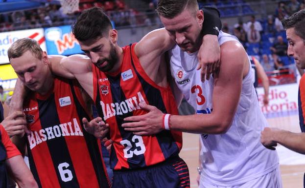 Shengelia sufre un esguince de grado 2 en su tobillo izquierdo
