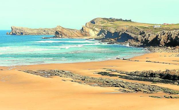 Liencres: Costa Quebrada peina al viento