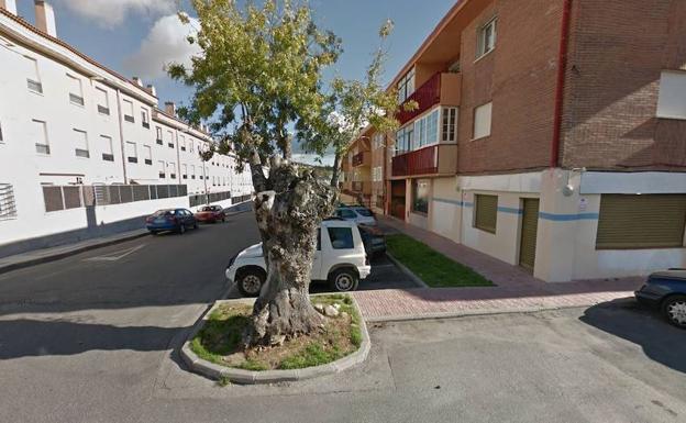 Un niño sufre la semiamputación de un pie al ser atropellado en la acera por un coche en Madrid