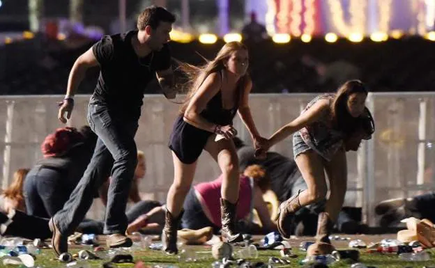 El tirador de Las Vegas que mató a 59 personas tenía en su casa un enorme arsenal de armas