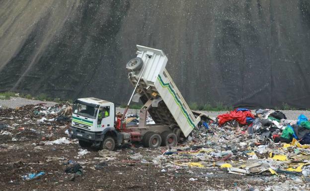 Cada vizcaíno genera 1,13 kilos de basura al día