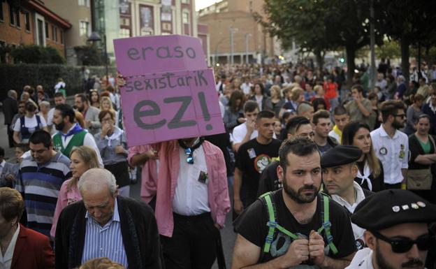 Basauri clama contra las agresiones sexistas