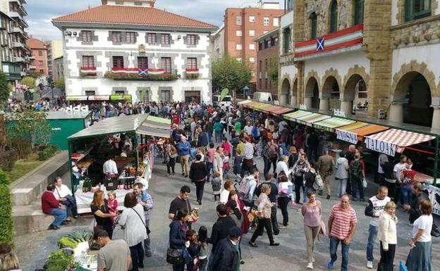 Arrigorriaga celebra la Euskal Astea con feria, concursos y un musical