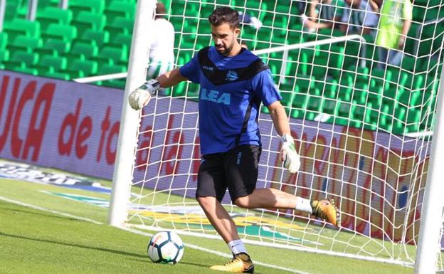 El Alavés vuelve a los tres centrales ante el Betis