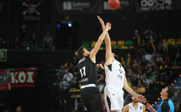 Derrota del RETABet en Miribilla ante el Partizan en un partido muy igualado