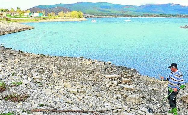 Los meteorólogos anuncian lluvias en noviembre que paliarán el bajo nivel de los embalses de Álava