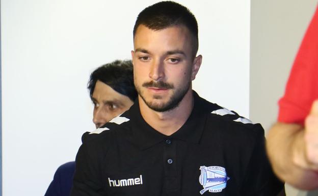 Héctor seguirá al menos otro mes de baja