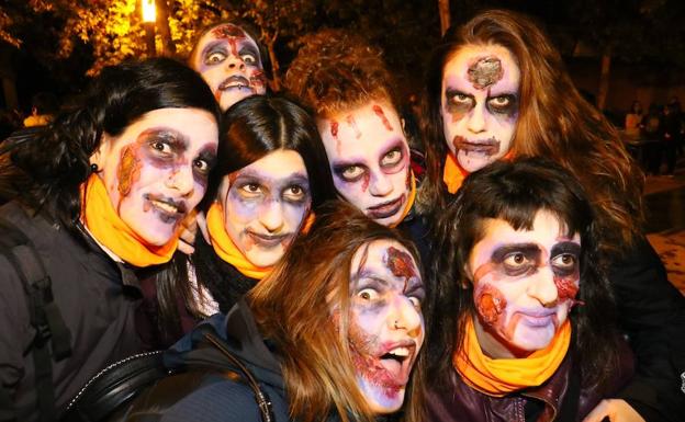 Abetxuko, invadido por los 'walking dead' en la noche de Halloween