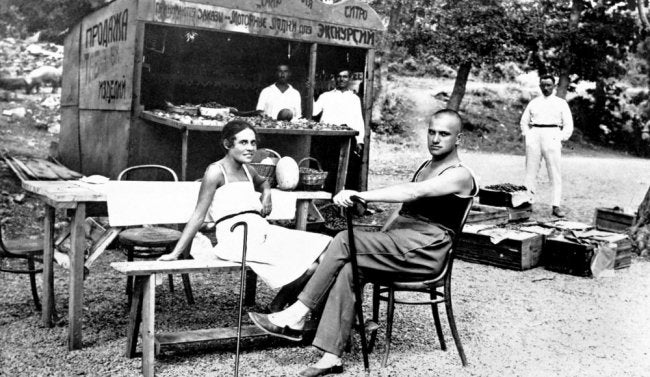 Una literatura de la paradoja y la sumisión