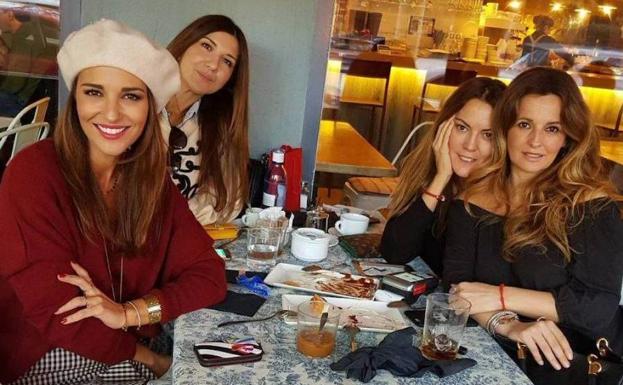 Paula Echevarría y su almuerzo con amigas por poco más de diez euros