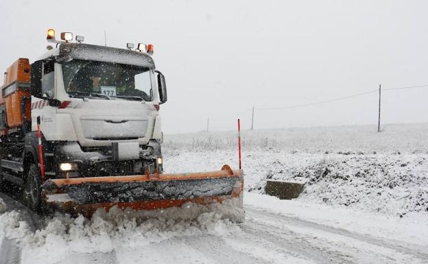 Álava estrenará seis nuevos quitanieves para mantener a punto la red viaria durante el invierno