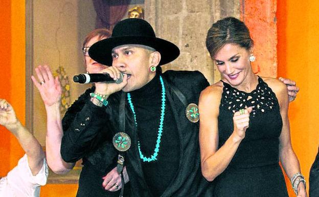 The Black Eyed Peas pone a Letizia a bailar en México