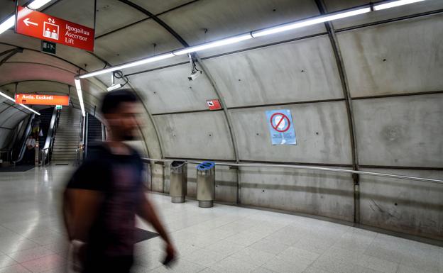 Las Juntas cierran la puerta a la instalación de baños públicos en el metro