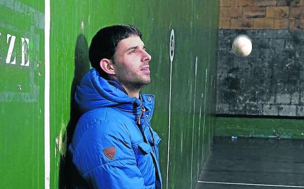 Jokin Altuna: «Urrutikoetxea es un espejo en el que mirarse»