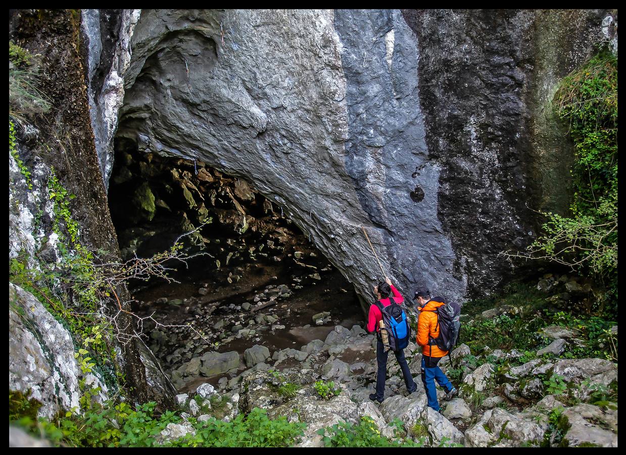 Las cuevas de Sugoi y Mikelatz