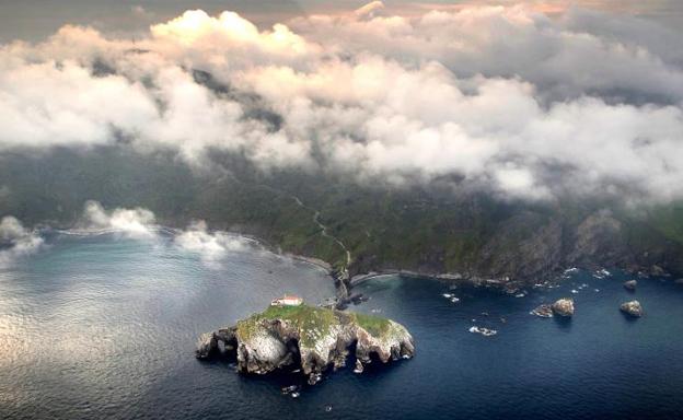 El Ministerio de Medio Ambiente quiere acabar con las bodas en Gaztelugatxe