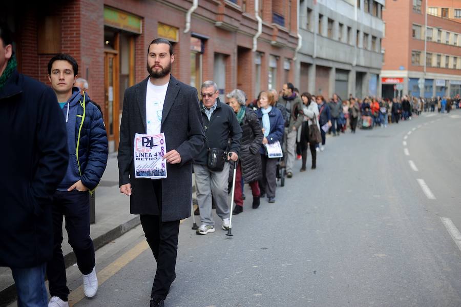 Más de 800 personas piden compromisos a las instituciones para acelerar la llegada del metro a Rekalde