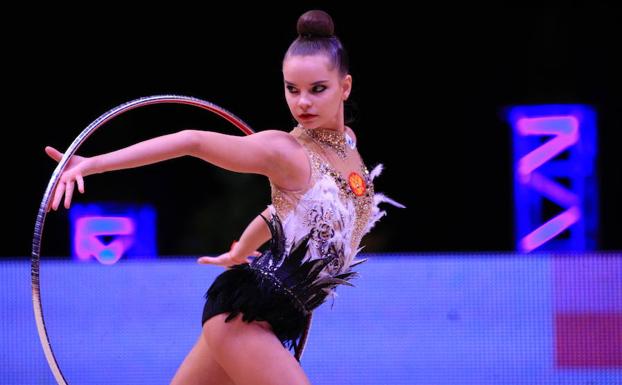 Las estrellas de la gimnasia deslumbran en el Buesa Arena