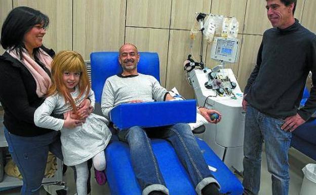 Maiane, la niña curada gracias a los donantes de sangre