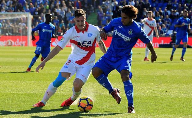 Vigaray regresó de Getafe con un golpe en la rodilla