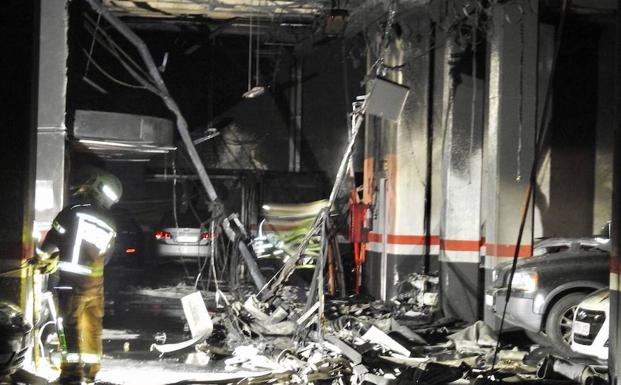 La Ertzaintza sospecha que el incendio en el garaje de Miribilla fue intencionado