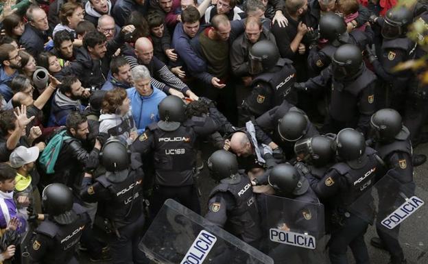 PP, PSOE y Cs rechazan investigar la intervención policial del 1-O