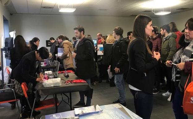 La primera feria de empleo del Txorierri cita a más de 1.500 jóvenes
